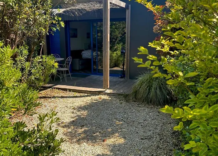 Studio Entre Bois Et Mer, Chez Mathilde Et Jeremy